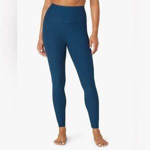Beyond Yoga caught in the midi high waisted legging celestial blue NWT